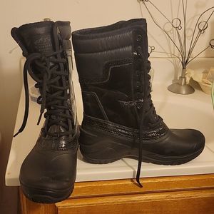 NorthFace Shellista Black Boots Nwot, U.S.sz6,Faux Fur ,Shiney and rubber toe.